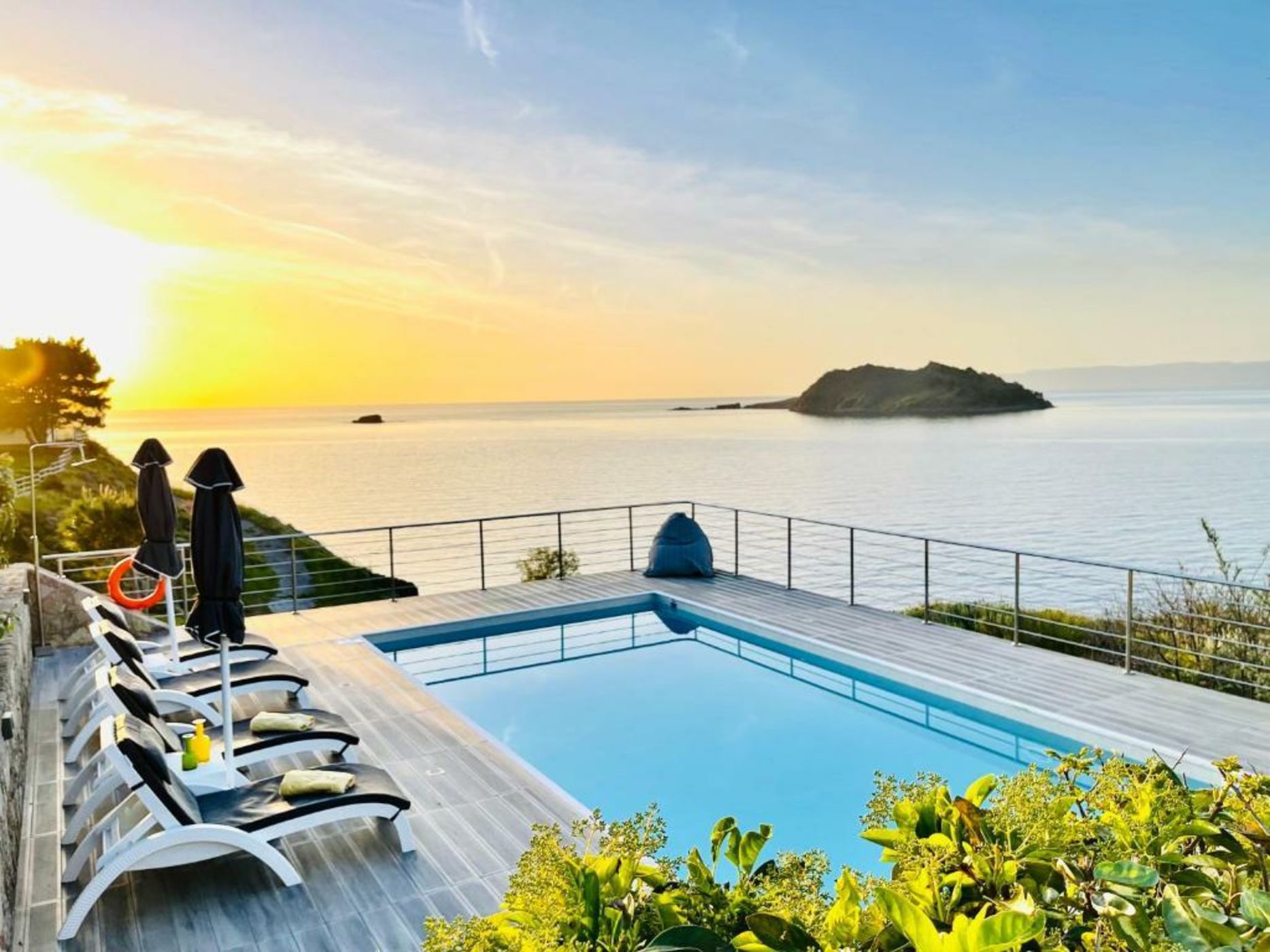 Eleia Seafront Villas