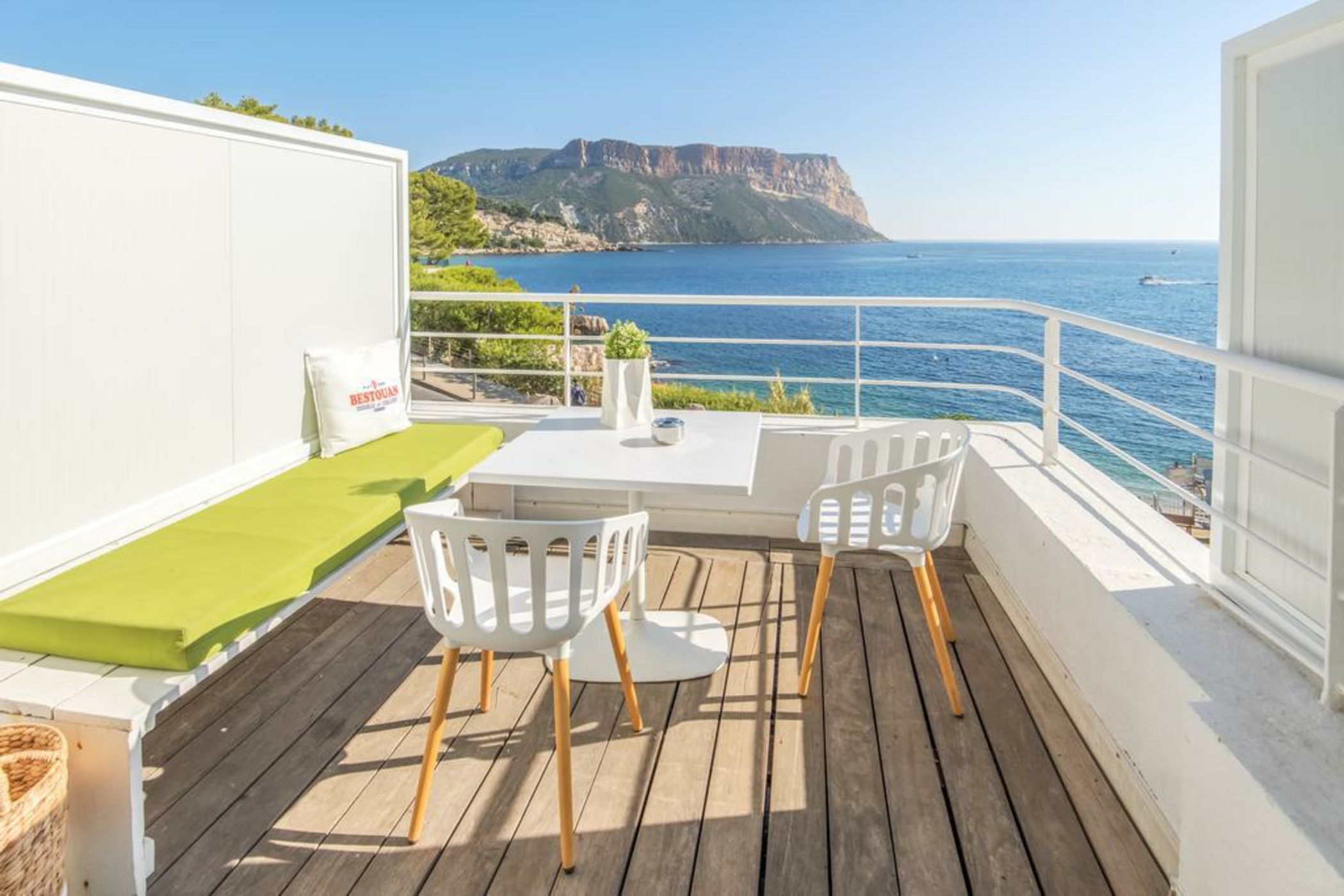 Hotel de La Plage - Mahogany