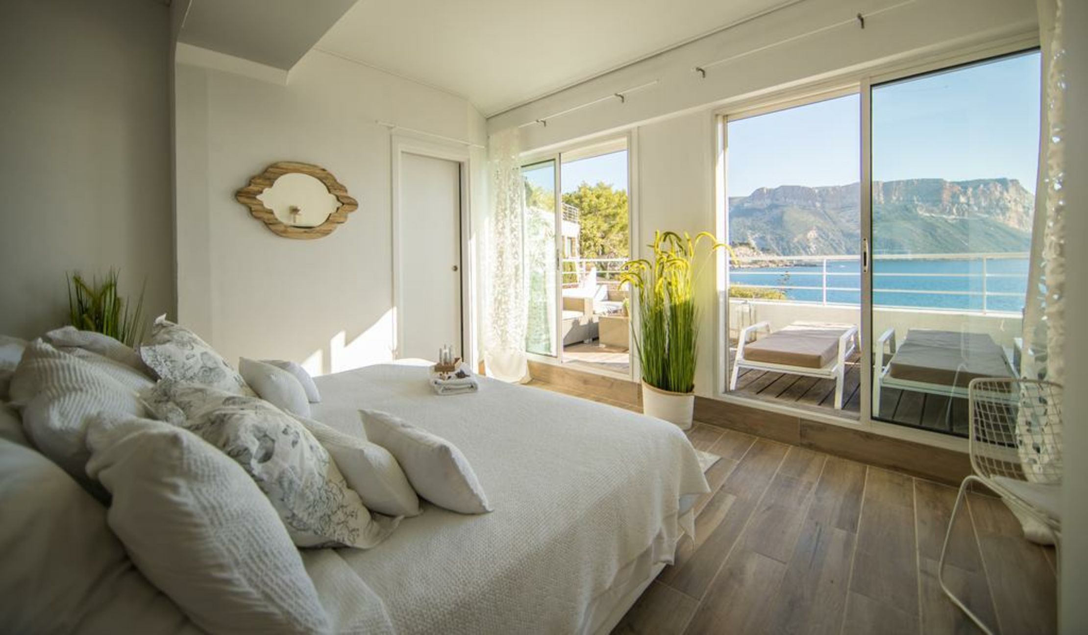 Hotel de La Plage - Mahogany