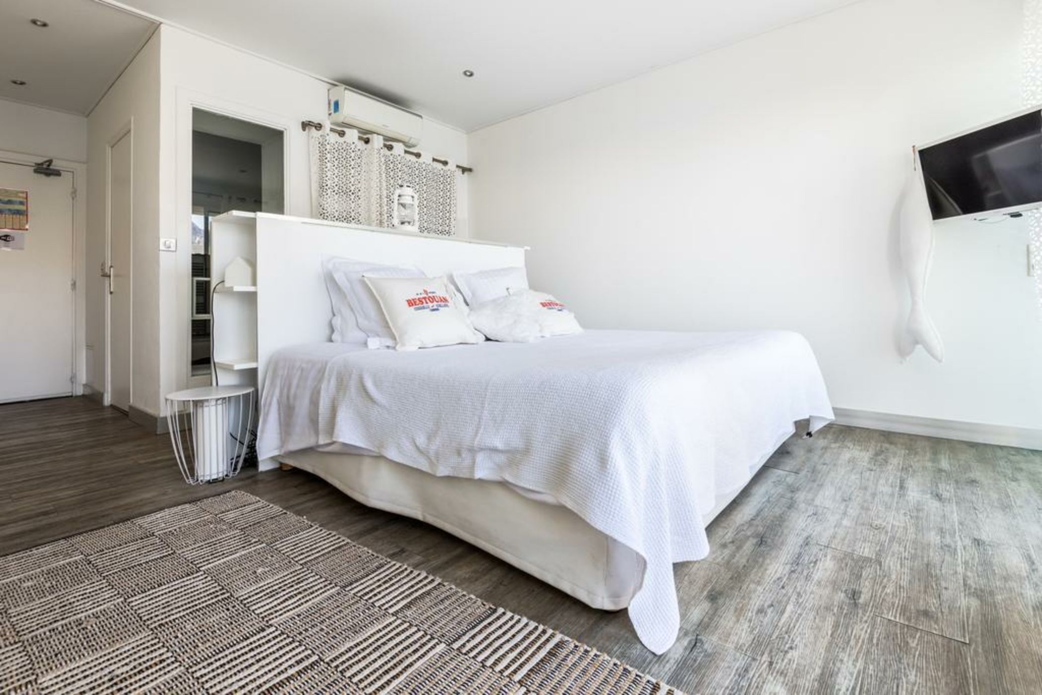 Hotel de La Plage - Mahogany