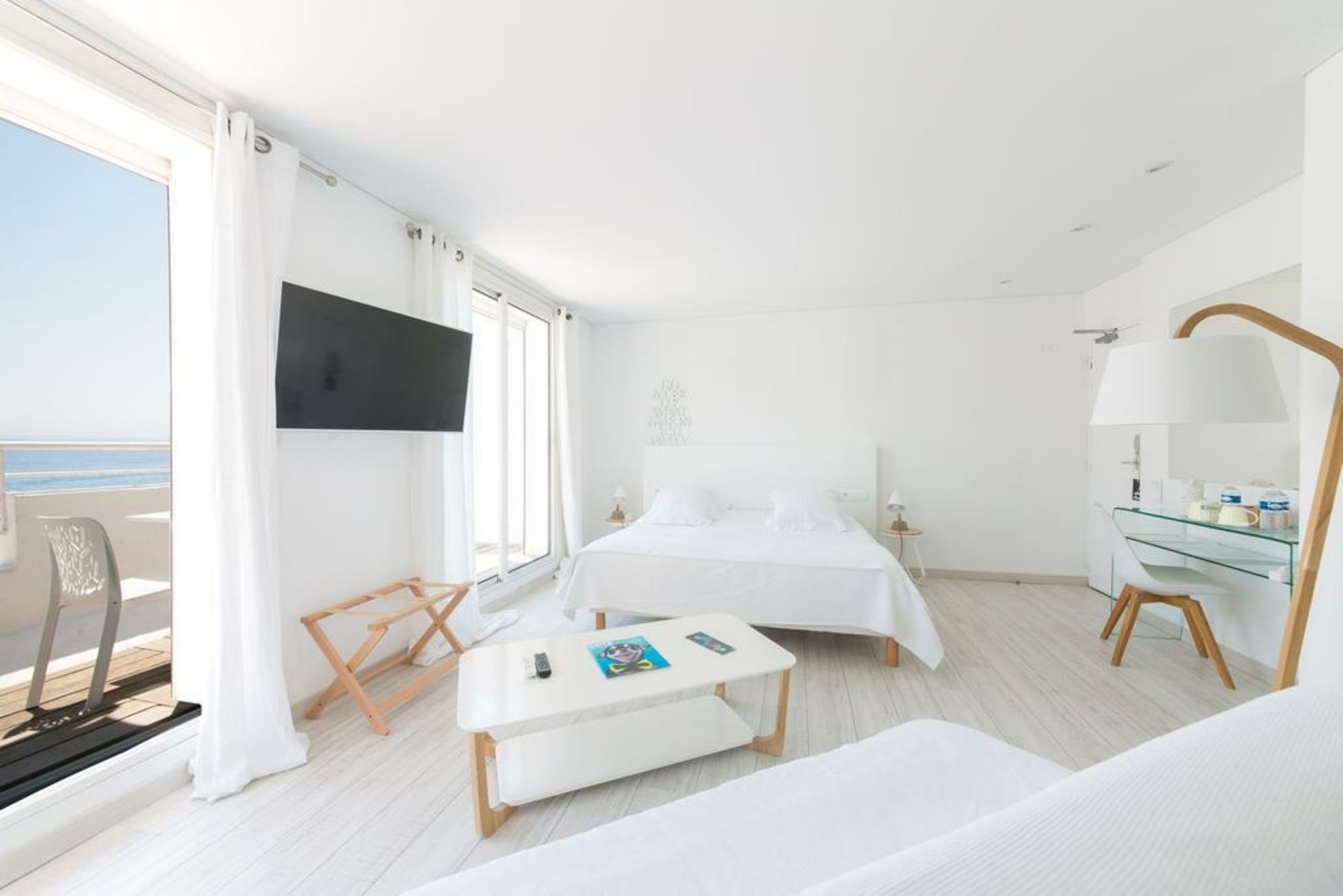 Hotel de La Plage - Mahogany