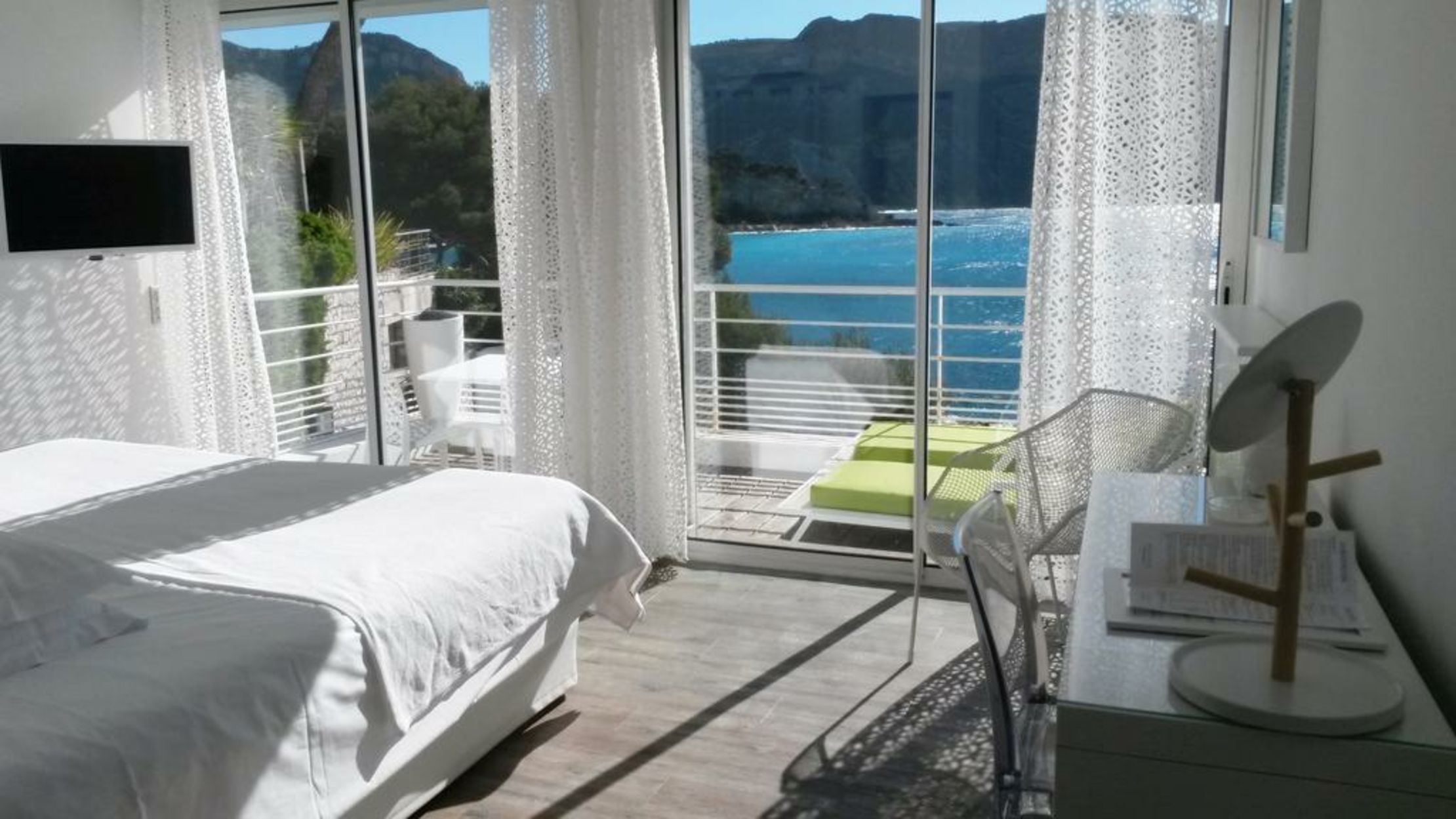 Hotel de La Plage - Mahogany