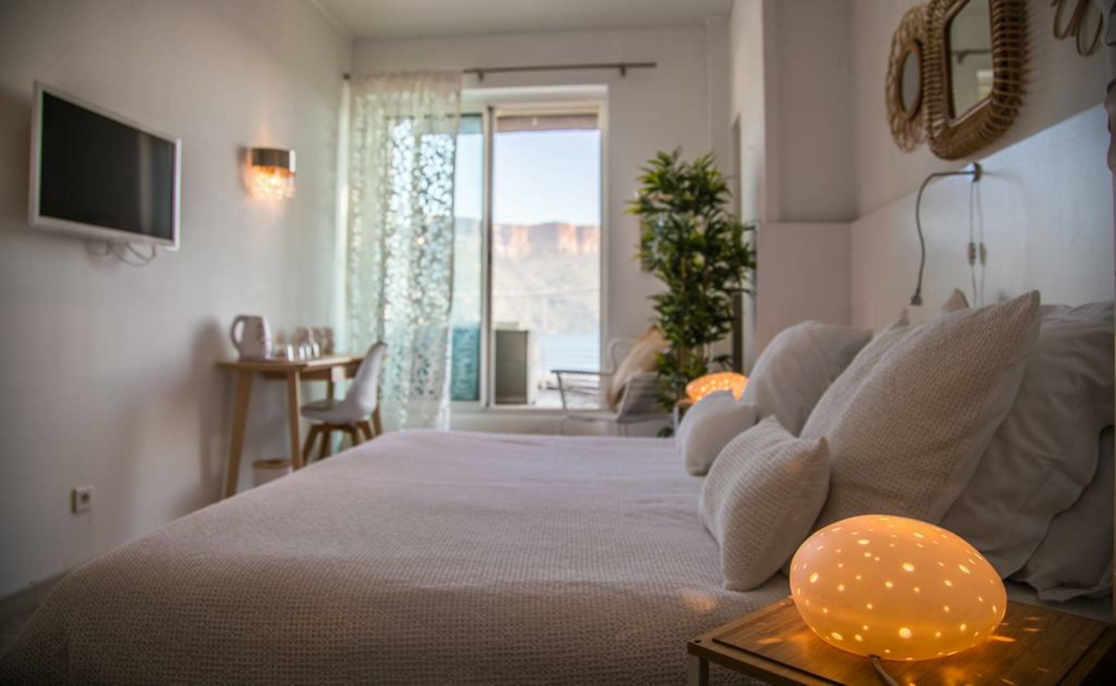 Hotel de La Plage - Mahogany