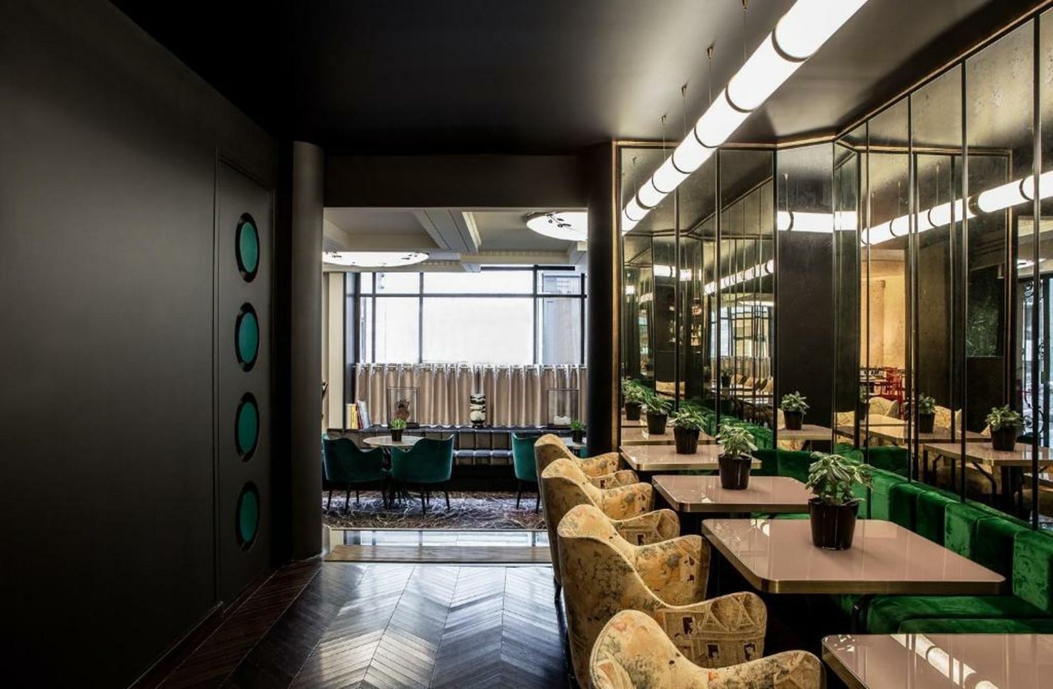 Hôtel du Rond-point des Champs-Élysées - Esprit de France