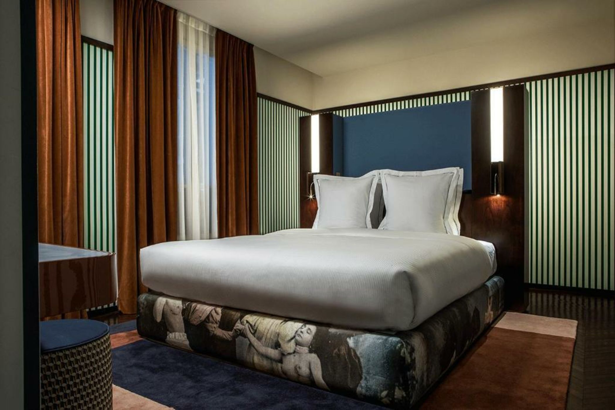 Hôtel du Rond-point des Champs-Élysées - Esprit de France