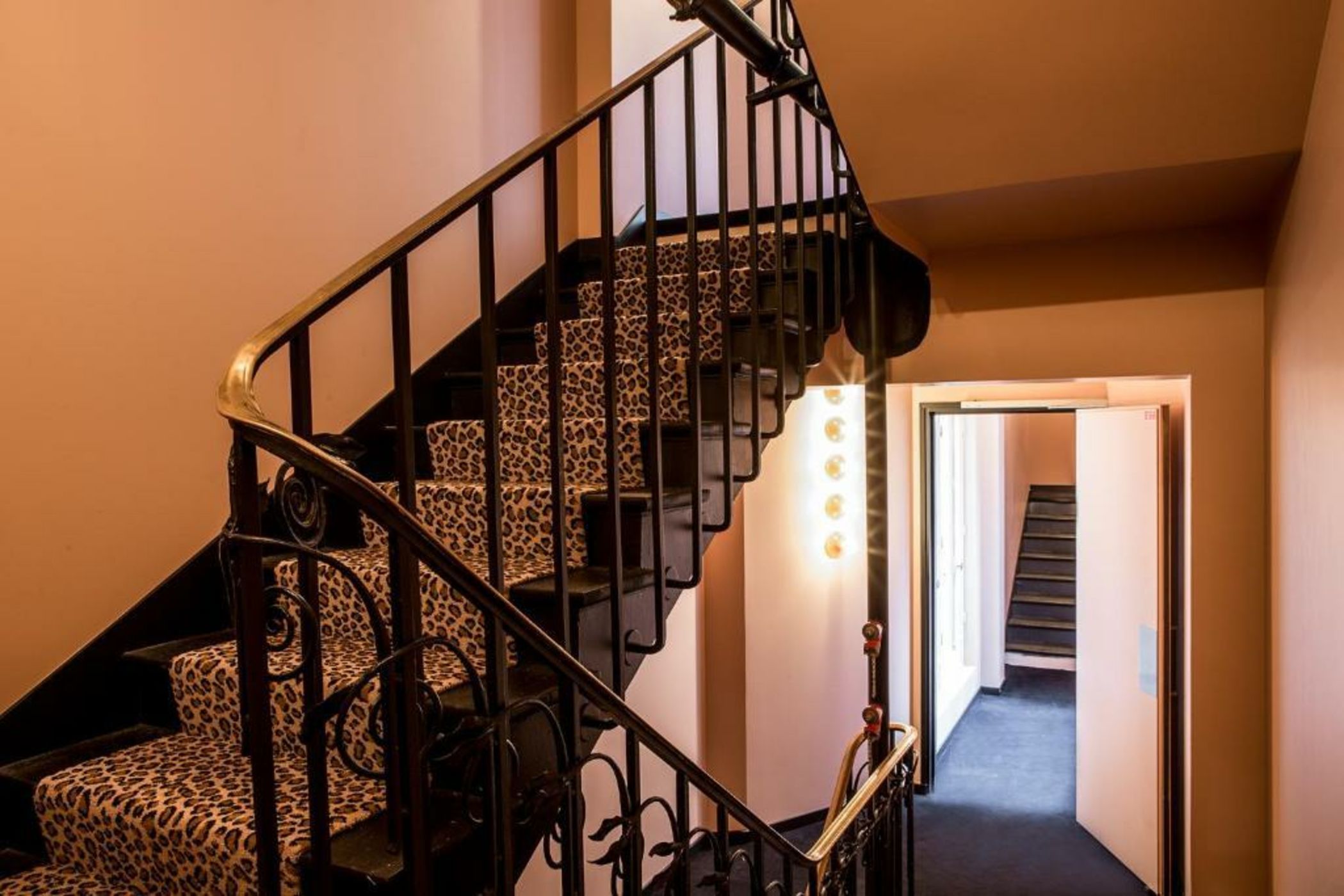 Hôtel du Rond-point des Champs-Élysées - Esprit de France