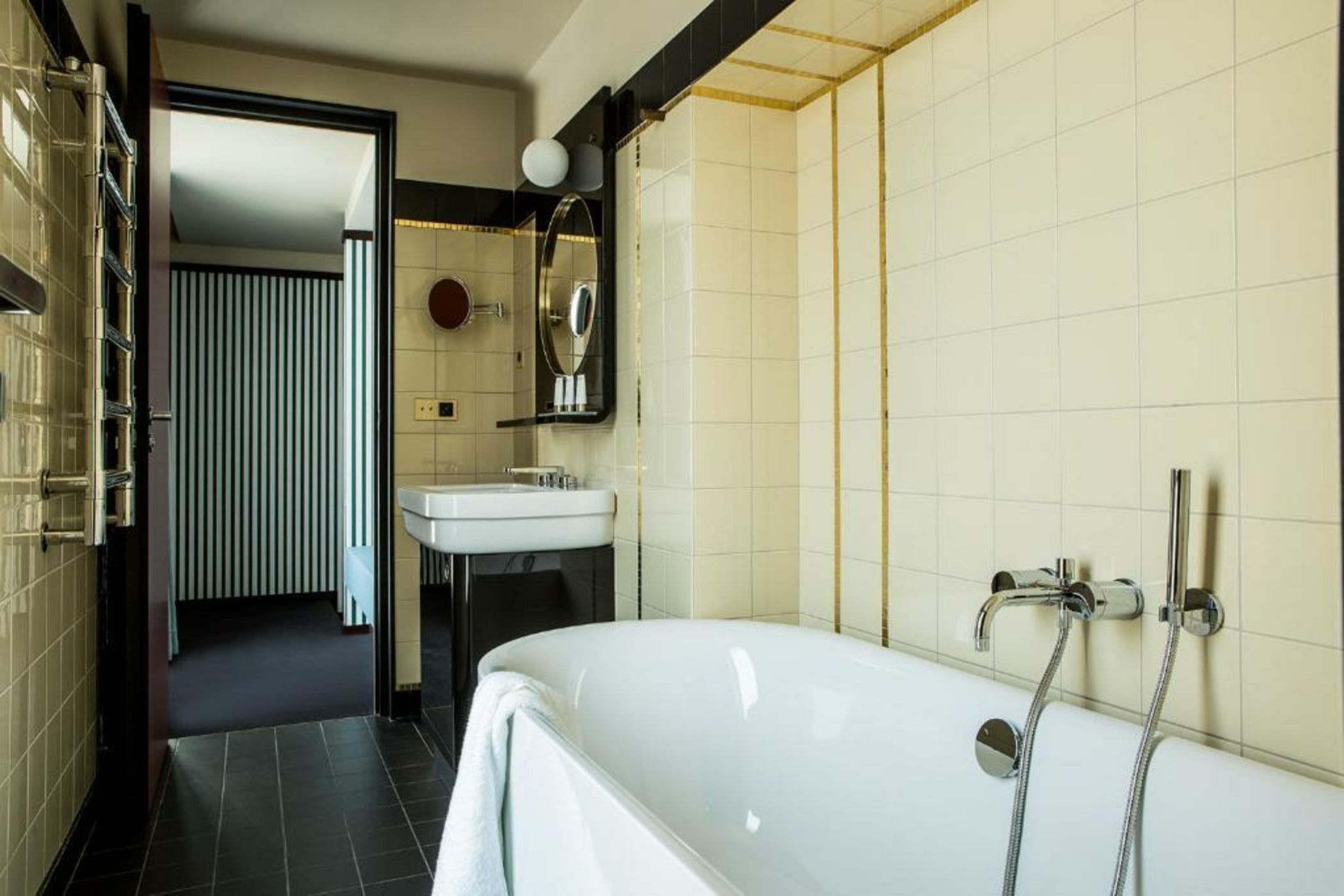 Hôtel du Rond-point des Champs-Élysées - Esprit de France