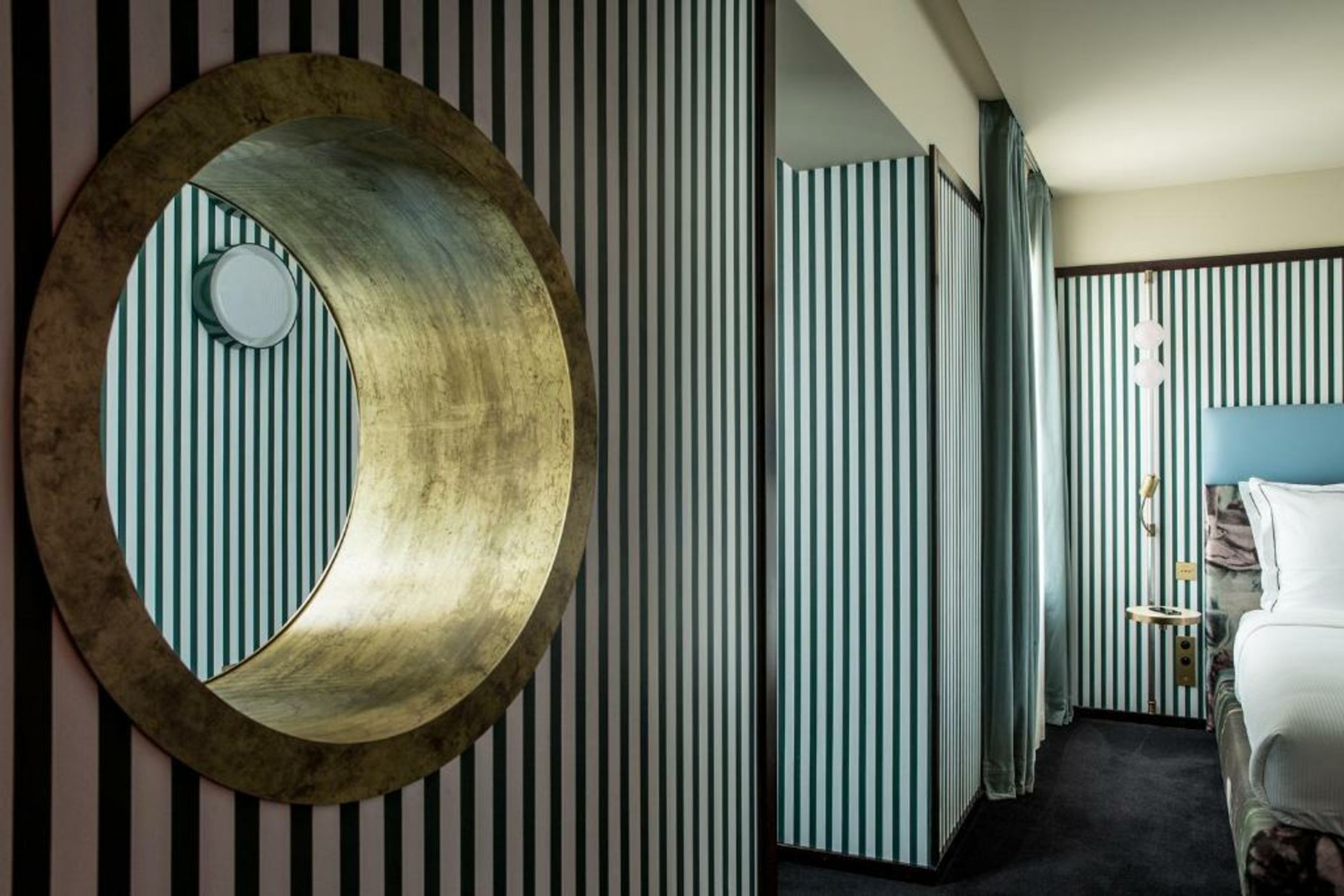 Hôtel du Rond-point des Champs-Élysées - Esprit de France