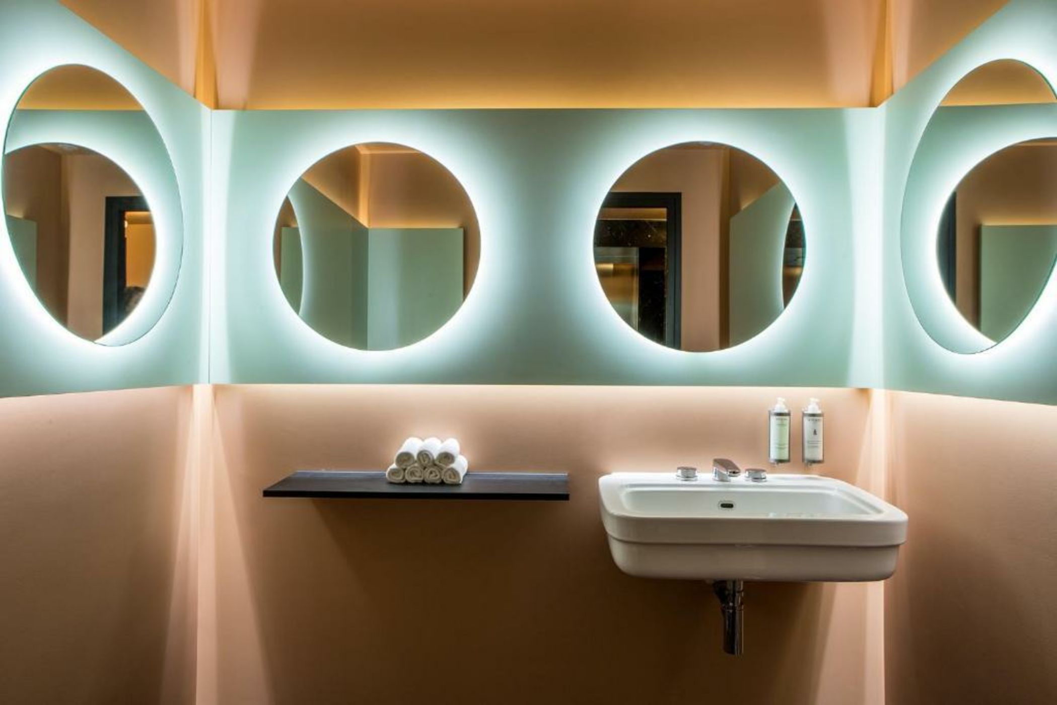 Hôtel du Rond-point des Champs-Élysées - Esprit de France