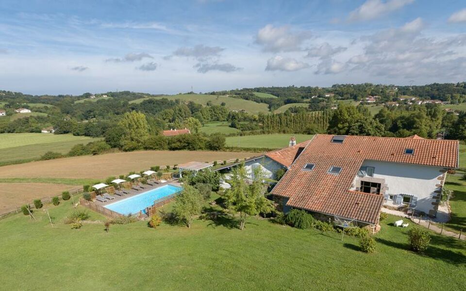 ferme elhorga st pee sur nivelle - la ferme elhorga