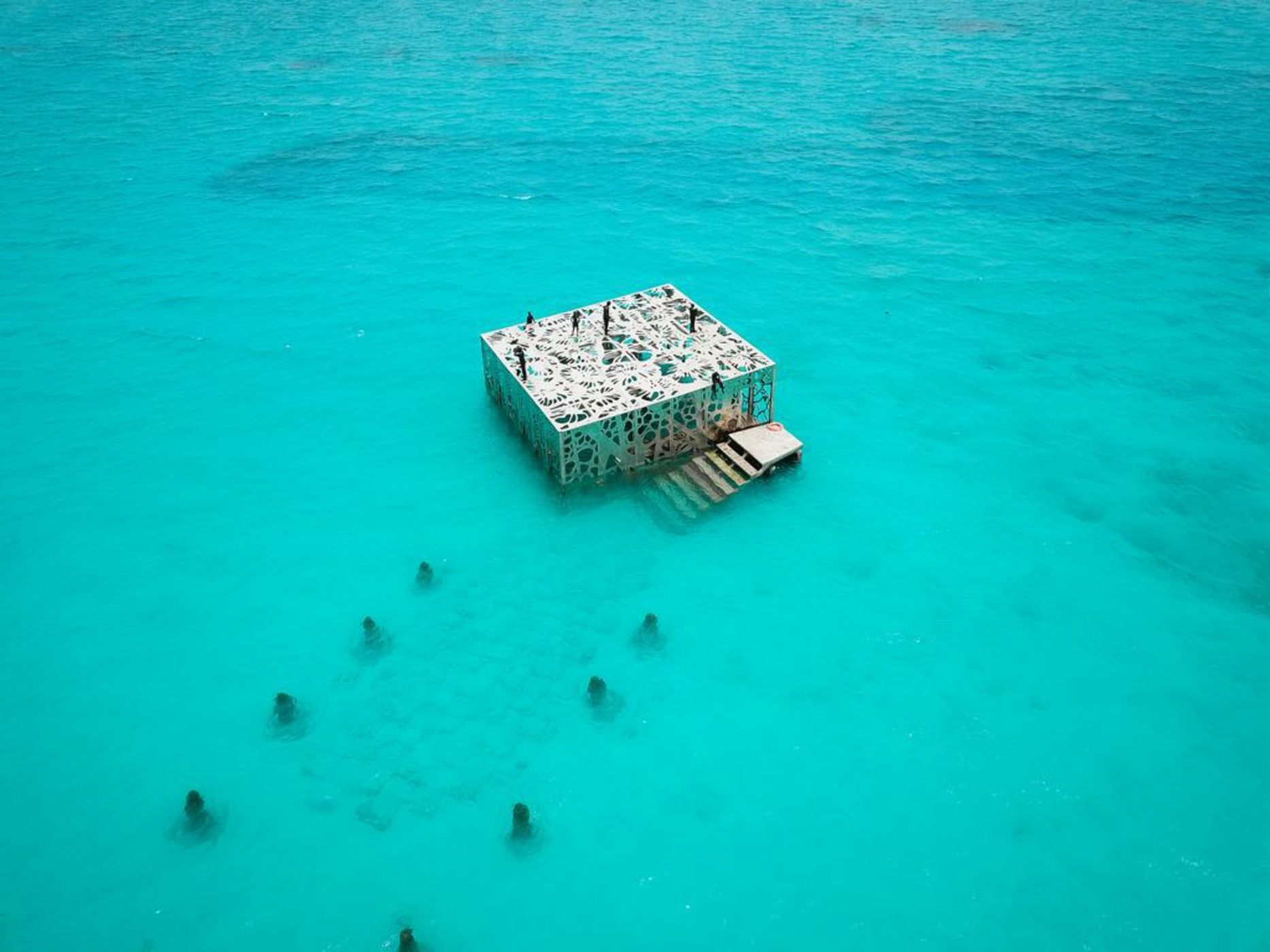 Fairmont Maldives, Sirru Fen Fushi