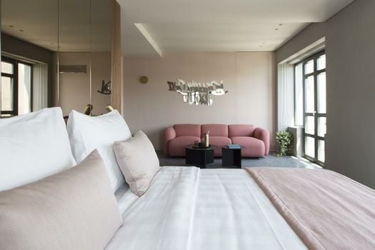 Perianth Hotel