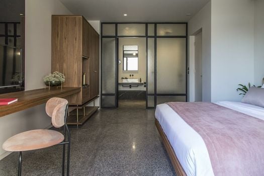 Perianth Hotel