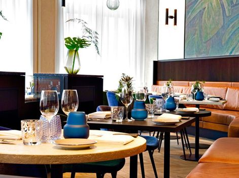 U Eat & Sleep Antwerp