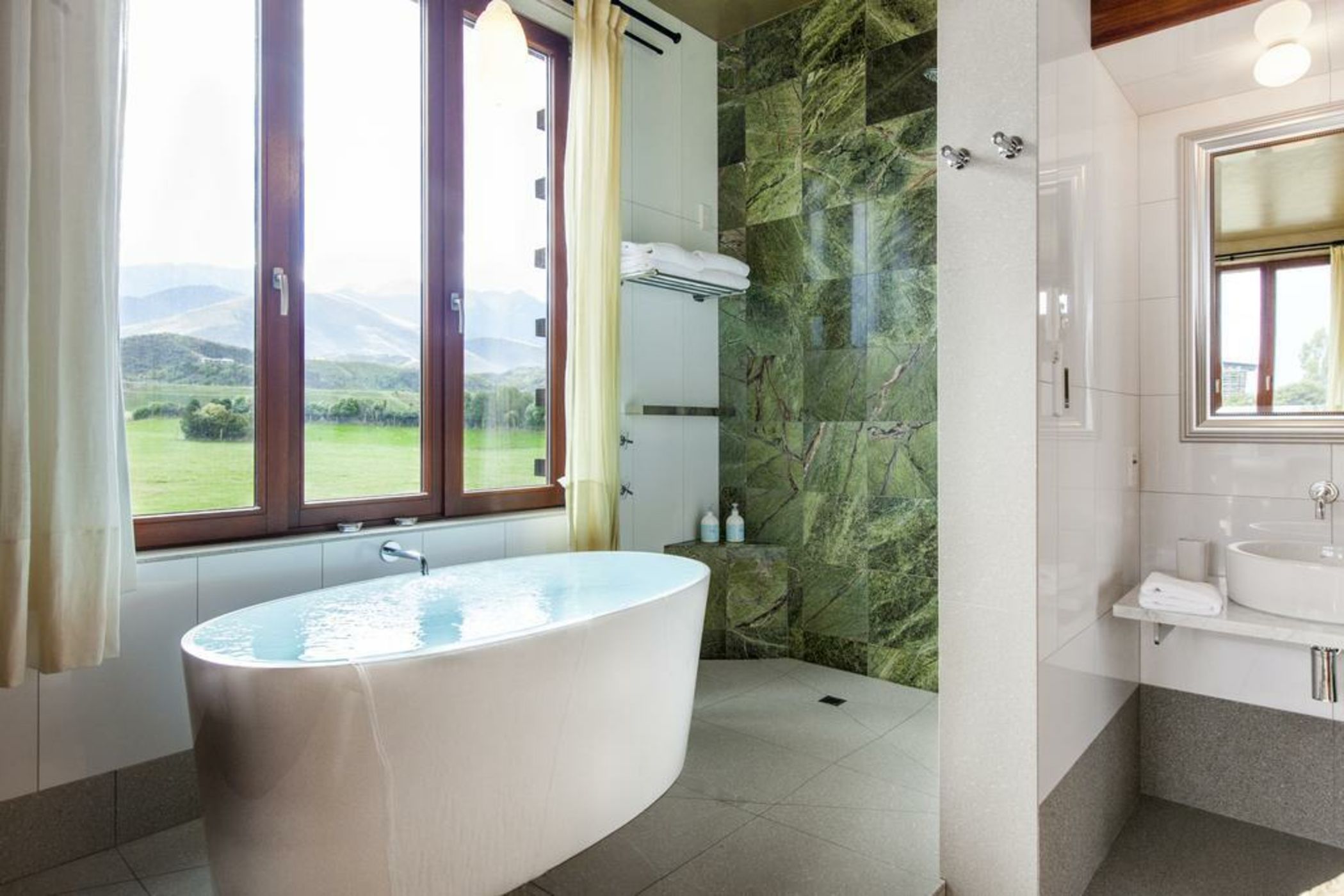 Hapuku Lodge & Tree Houses