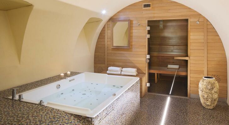 Celeste Hotel Paris Batignolles