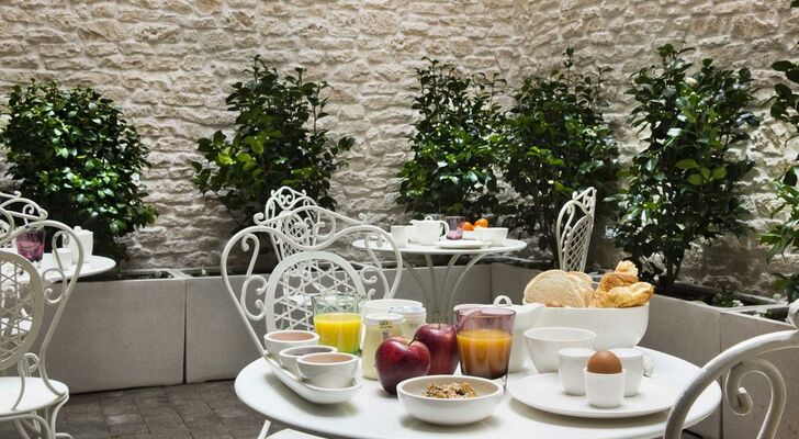 Celeste Hotel Paris Batignolles