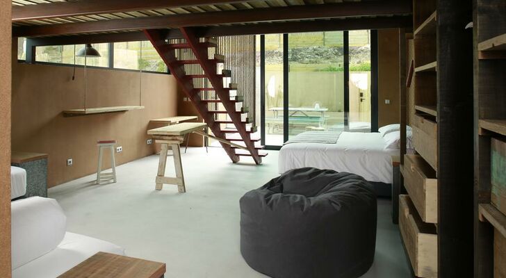 Noah Surf House Portugal