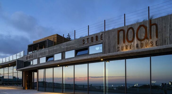Noah Surf House Portugal