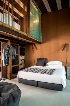 Noah Surf House Portugal