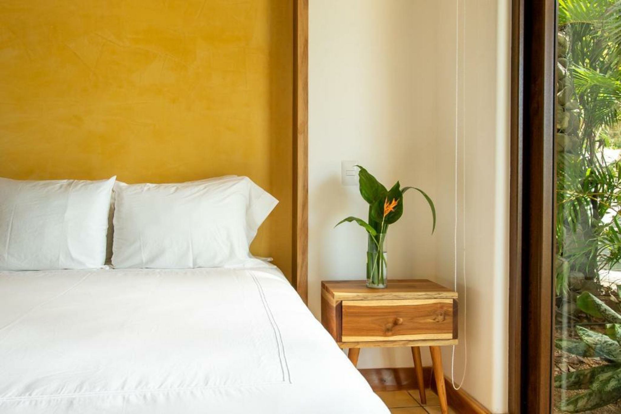 Arenas del Mar Beachfront & Rainforest Resort