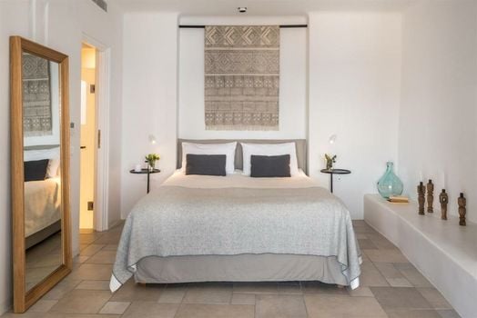Porto Fira Suites