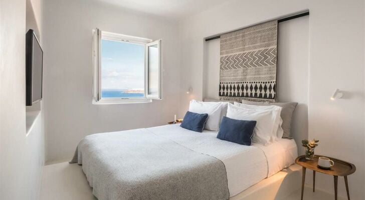 Porto Fira Suites