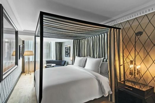 Hôtel de Berri Champs-Élysées, a Luxury Collection Hotel