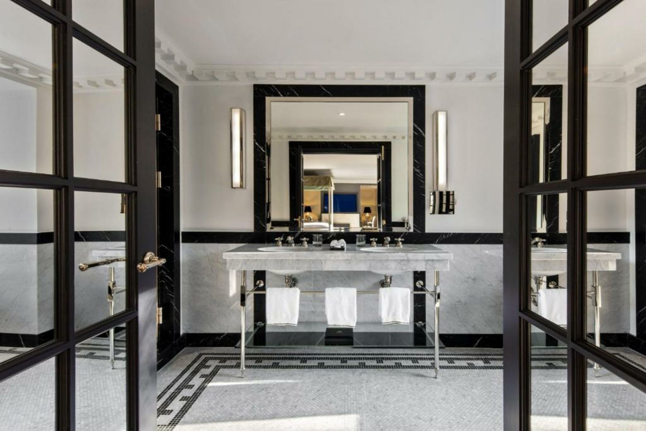 Hôtel de Berri Champs-Élysées, a Luxury Collection Hotel