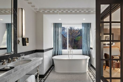 Hôtel de Berri Champs-Élysées, a Luxury Collection Hotel