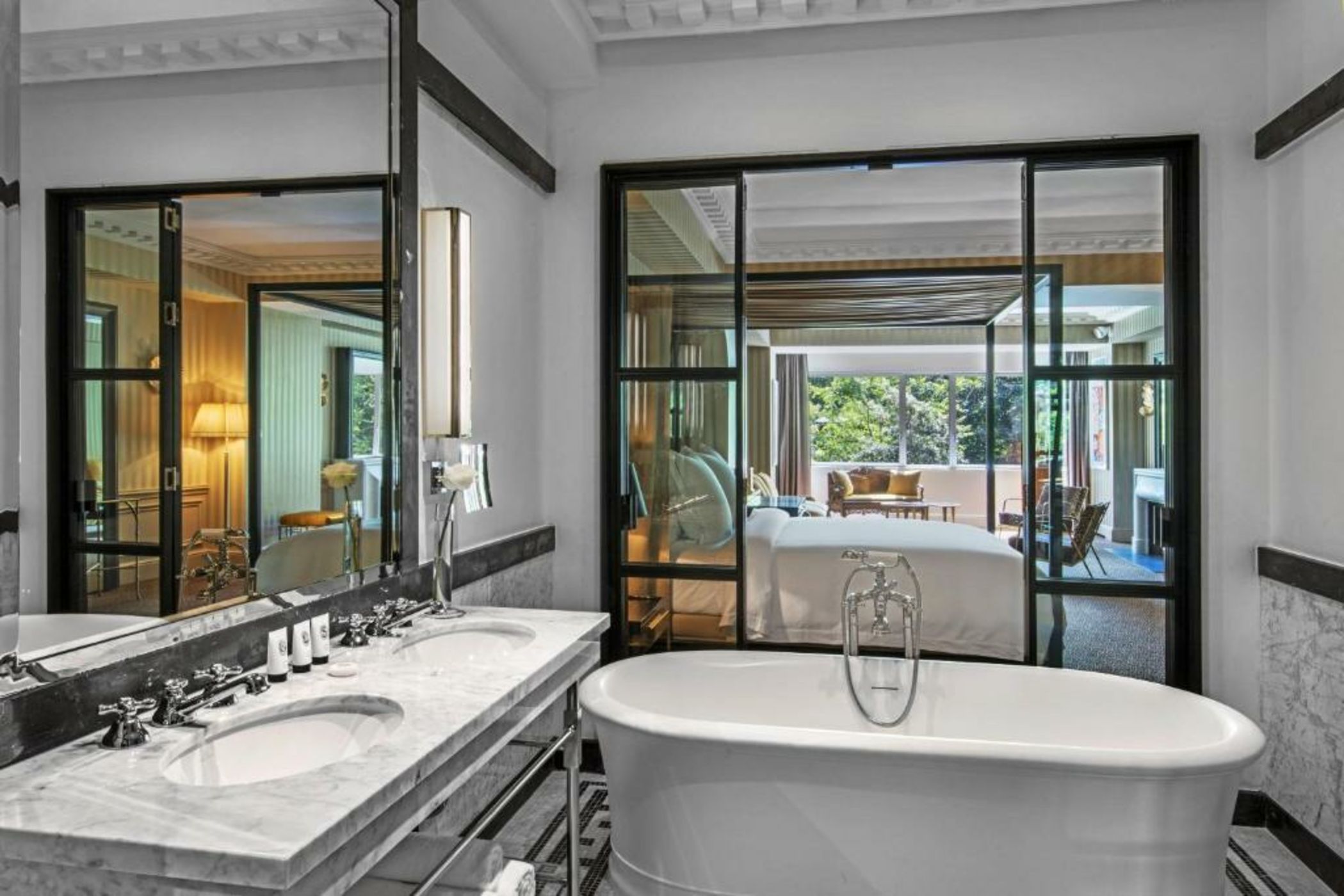 Hôtel de Berri Champs-Élysées, a Luxury Collection Hotel