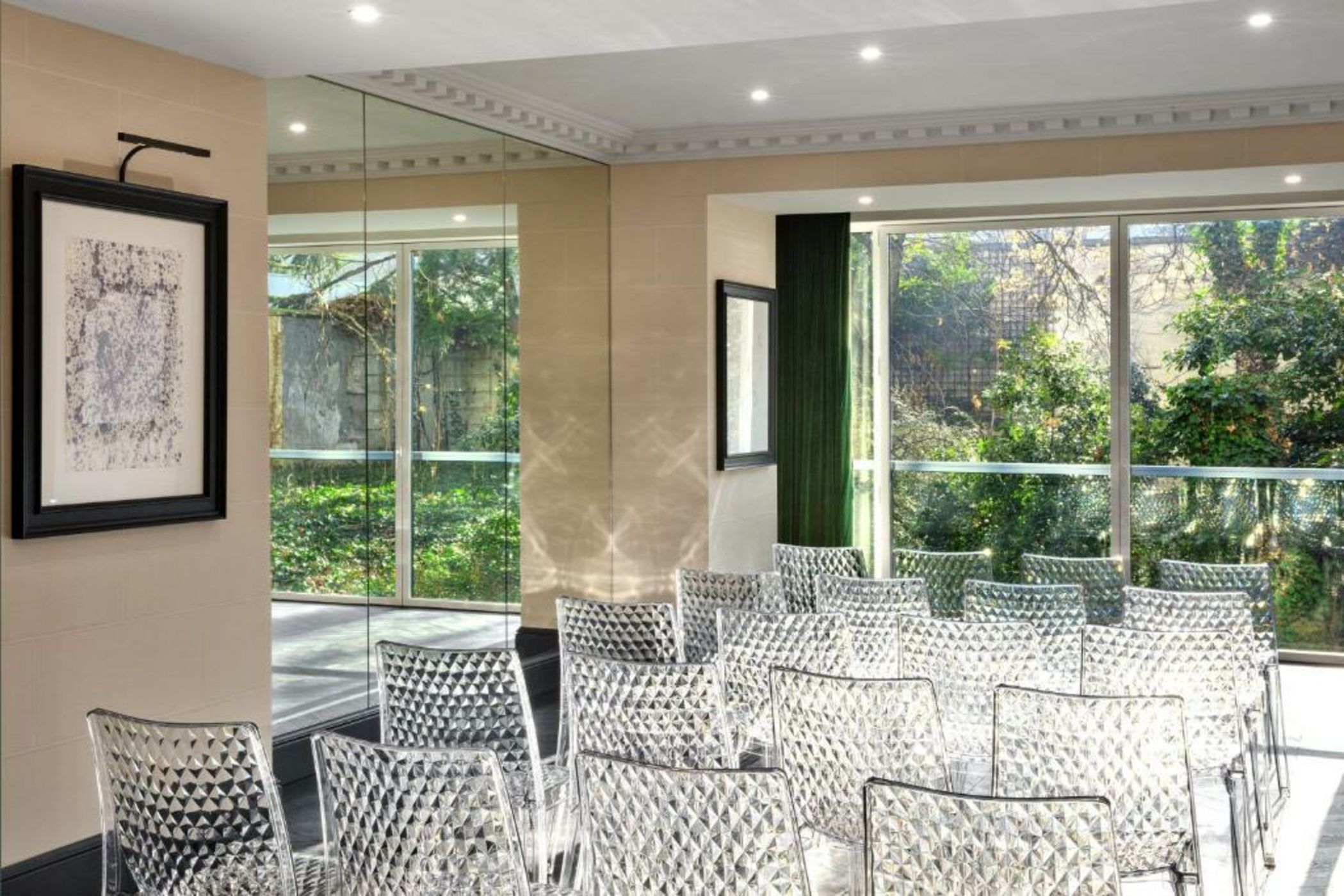 Hôtel de Berri Champs-Élysées, a Luxury Collection Hotel