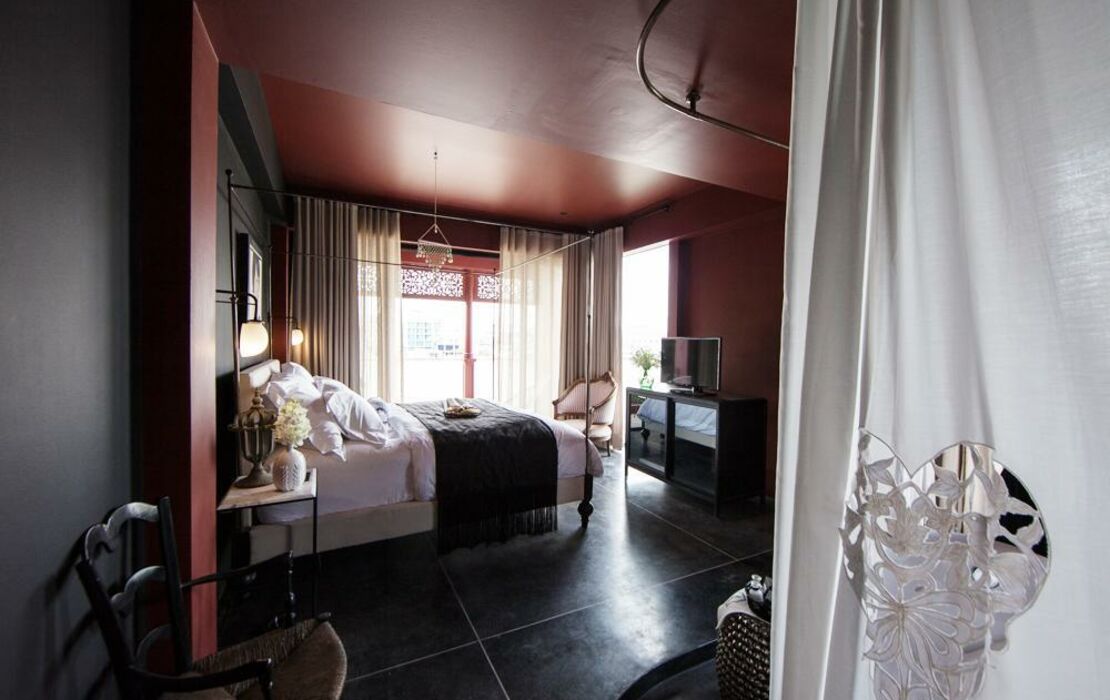 Amdaeng Bangkok Riverside Hotel - SHA Plus Certified