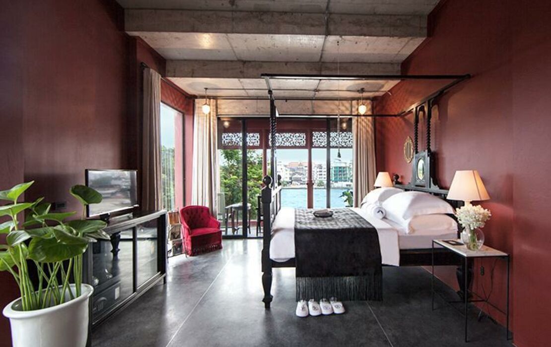 Amdaeng Bangkok Riverside Hotel - SHA Plus Certified