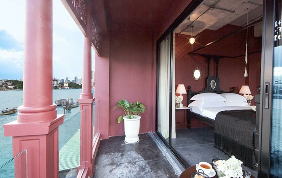 Amdaeng Bangkok Riverside Hotel - SHA Plus Certified