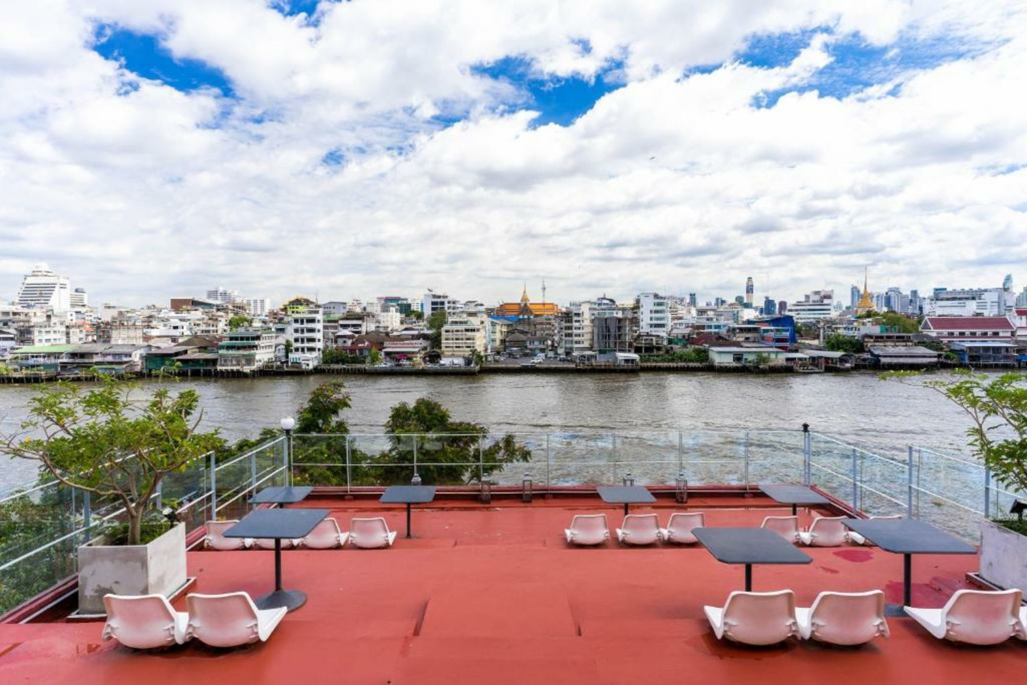 Amdaeng Bangkok Riverside Hotel - SHA Plus Certified