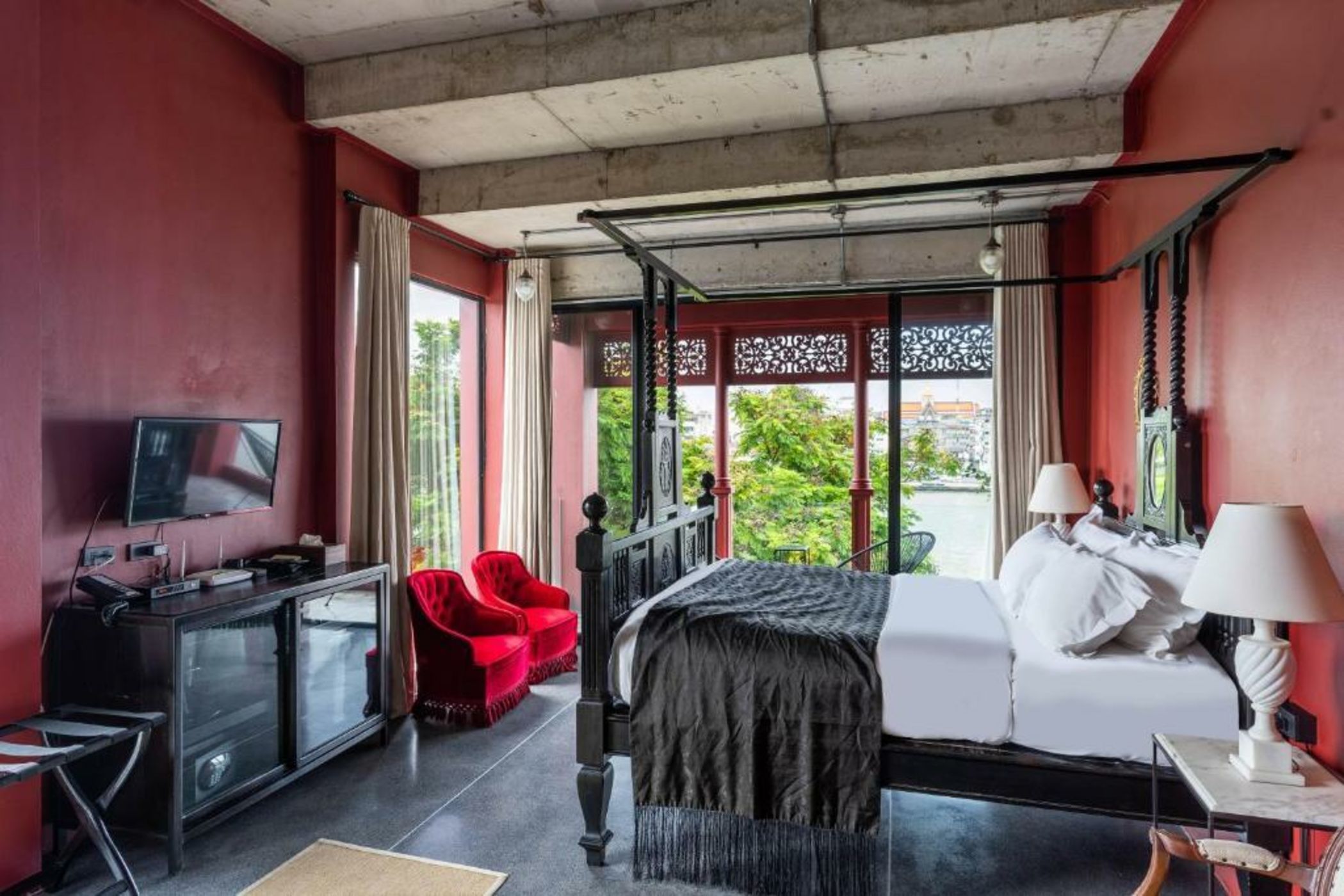 Amdaeng Bangkok Riverside Hotel - SHA Plus Certified