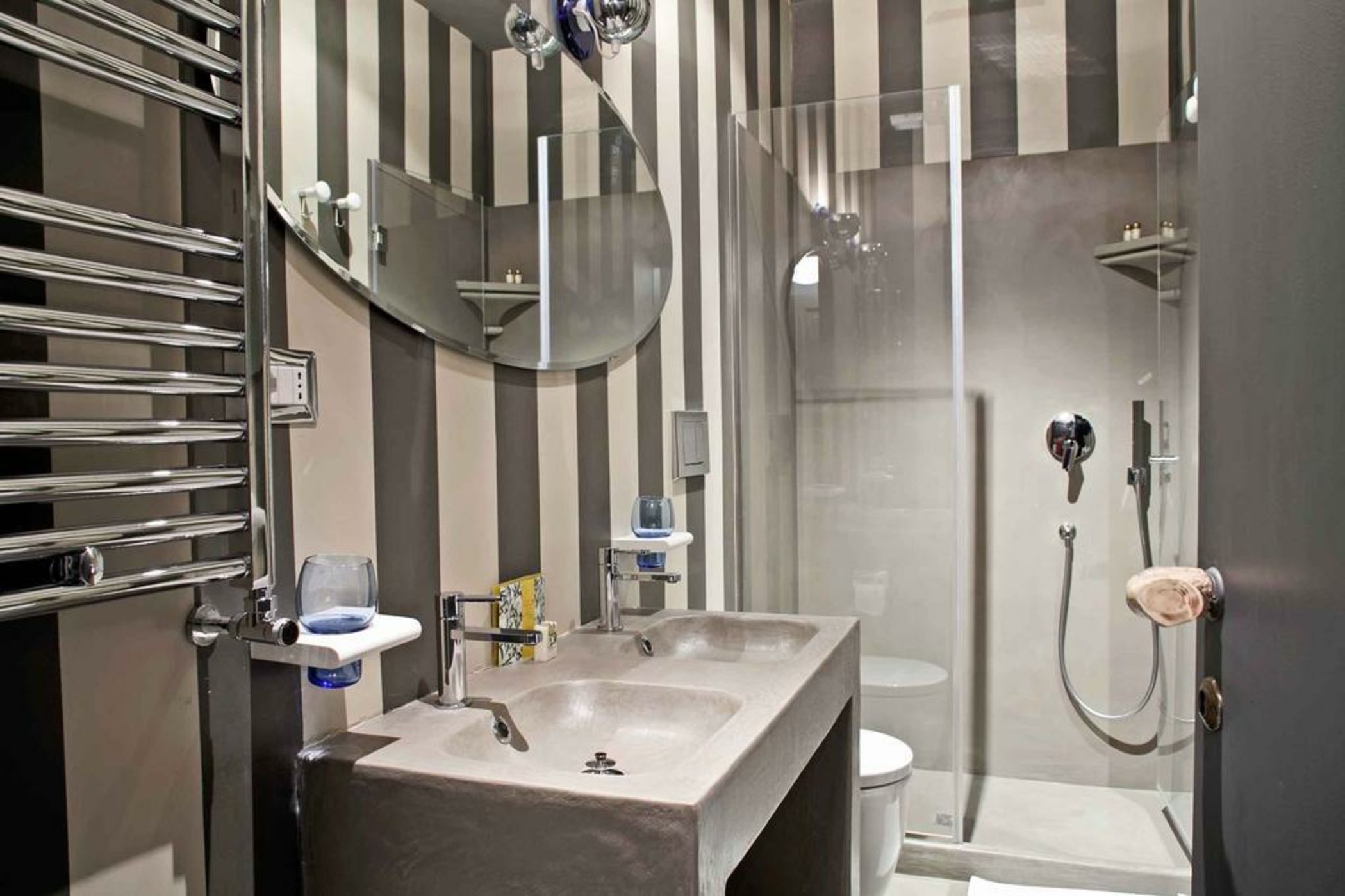 Porcellino Gallery Art Boutique BB