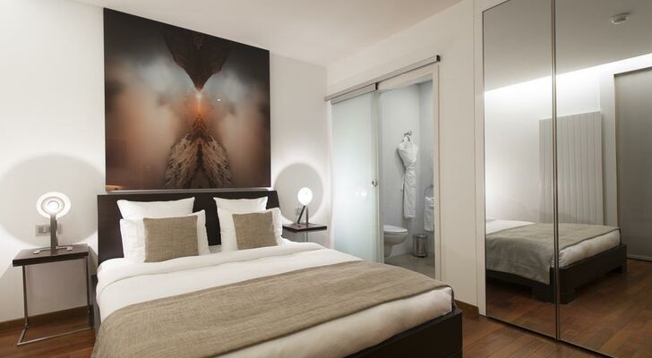 La Cour Des Augustins Boutique Gallery Design Hotel