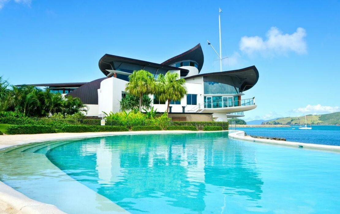 Yacht Club Villa