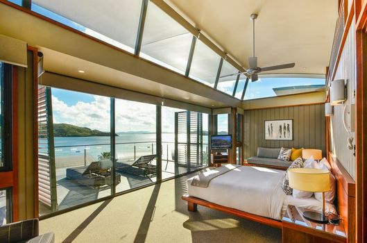 Yacht Club Villa