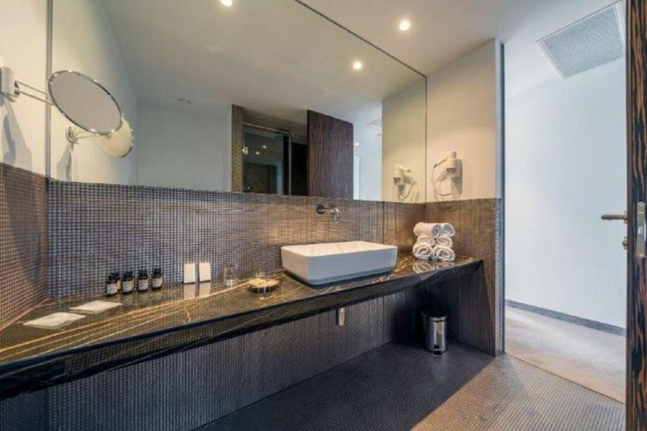 Bellevue Superior City Hotel