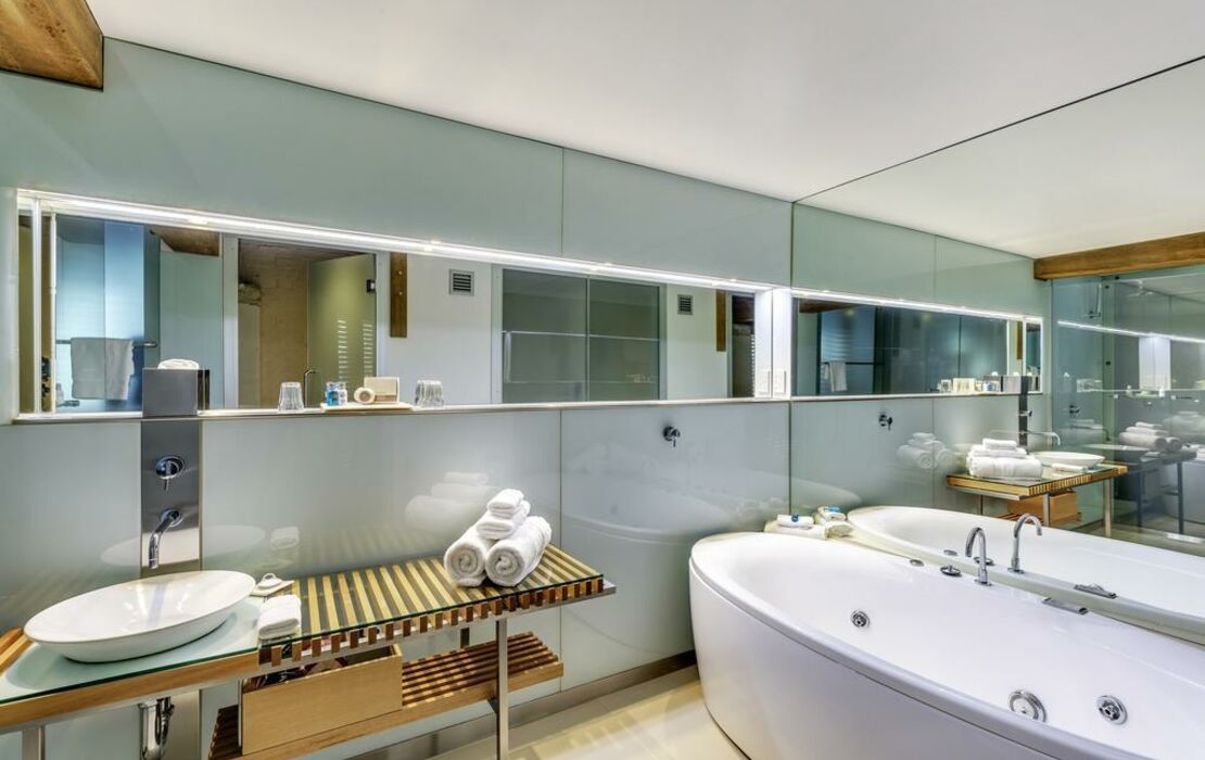 The Henry Jones Art Hotel, a Design Boutique Hotel Hobart, Australia