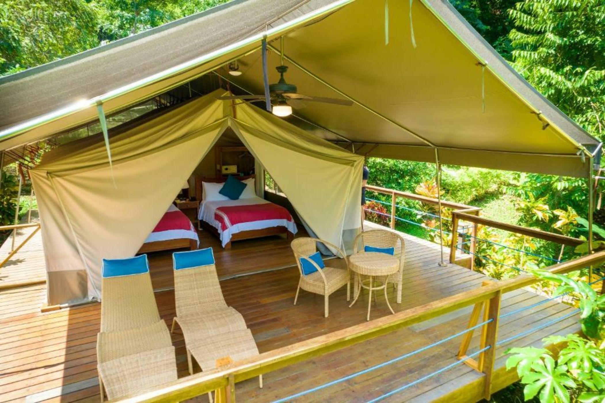 Isla Chiquita Glamping Hotel
