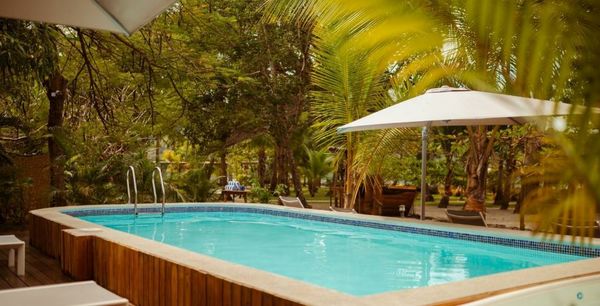 Isla Chiquita Glamping Hotel