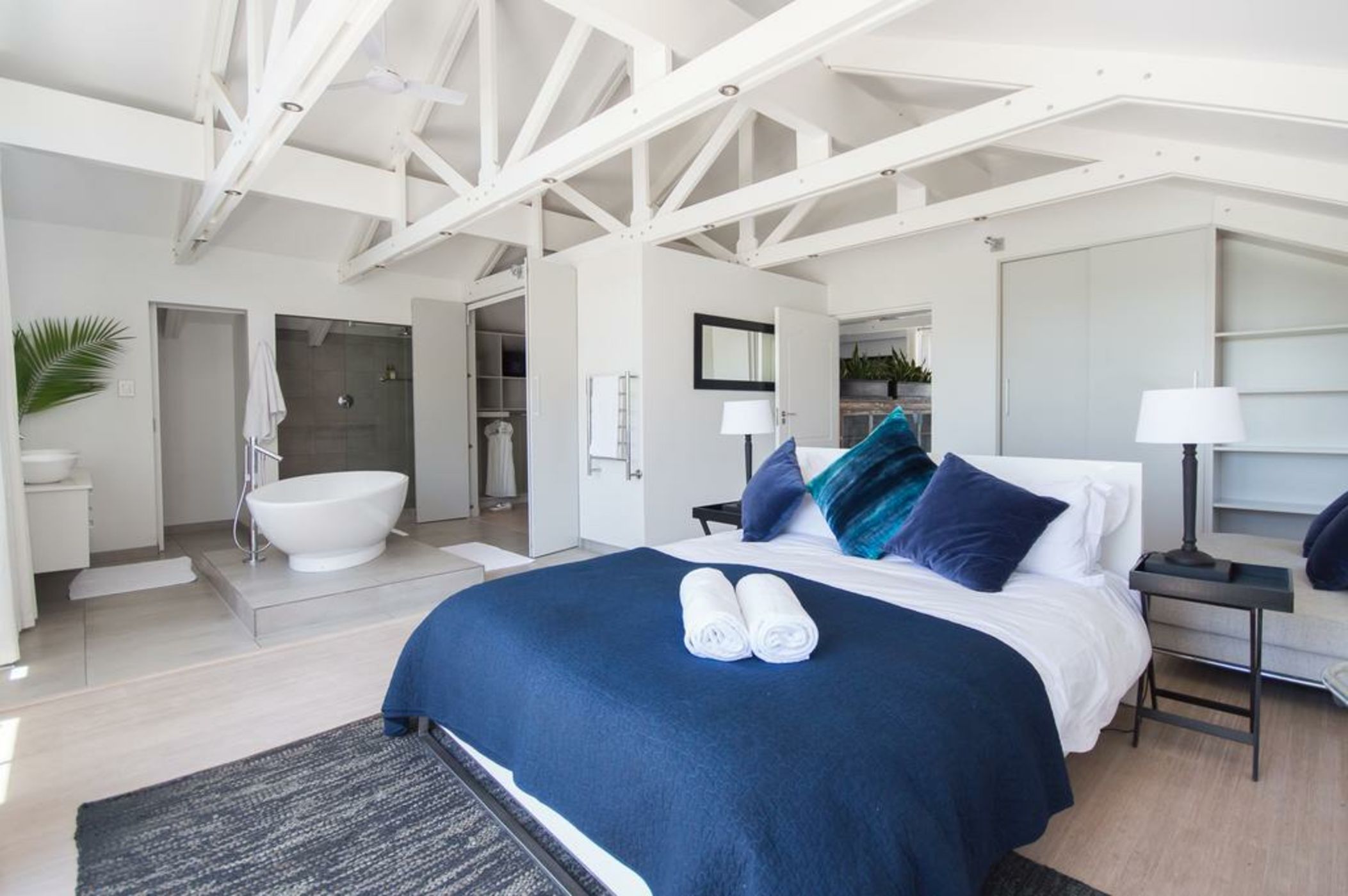 Cricklewood Place - Luxury Holiday Homes