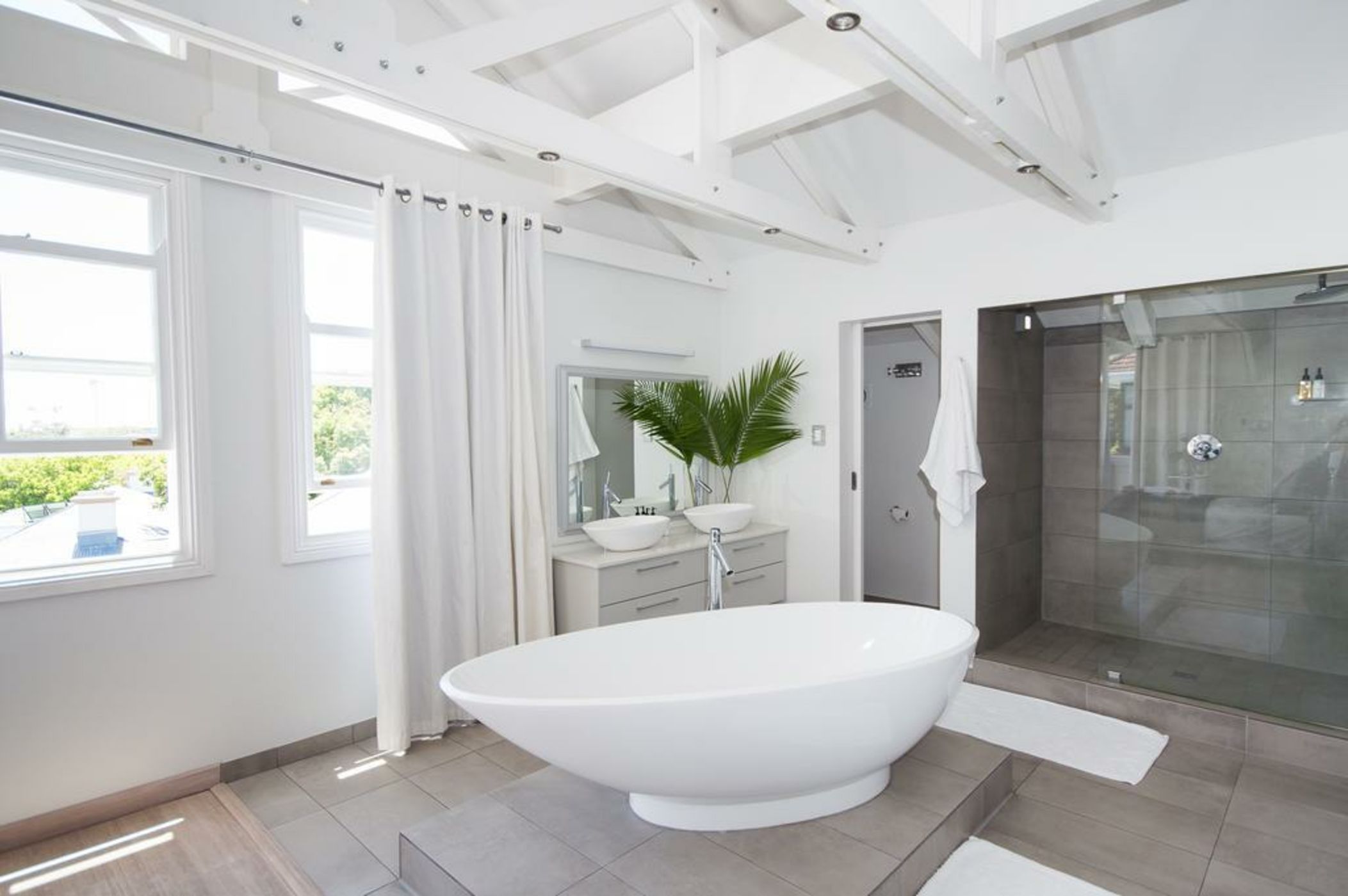 Cricklewood Place - Luxury Holiday Homes