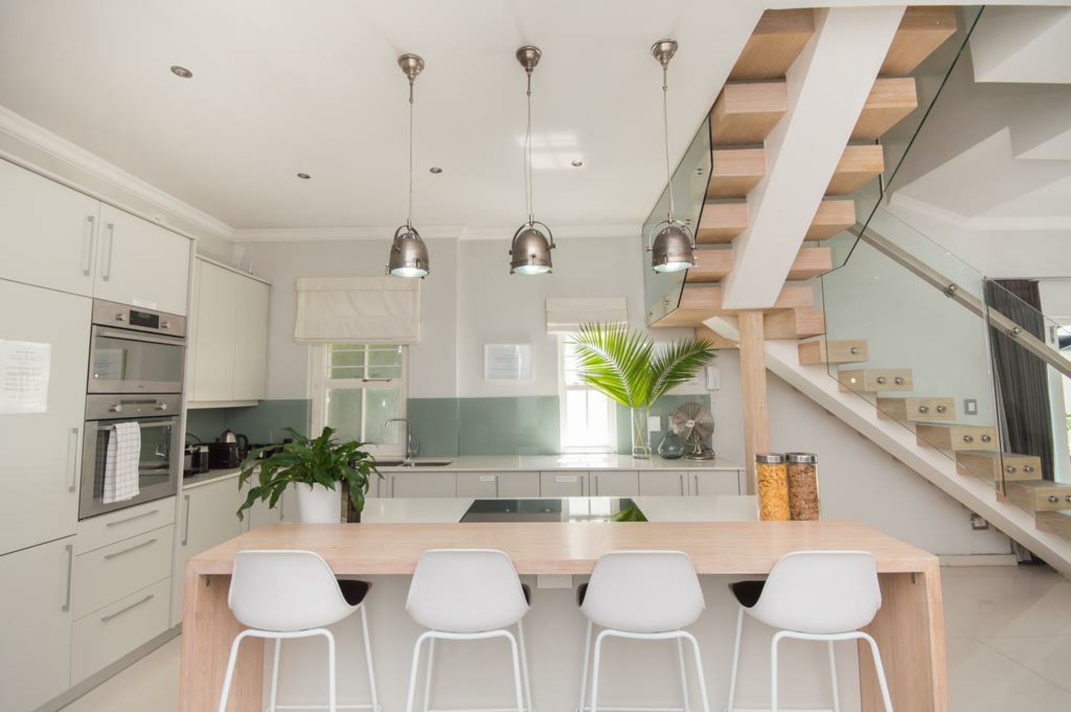 Cricklewood Place - Luxury Holiday Homes