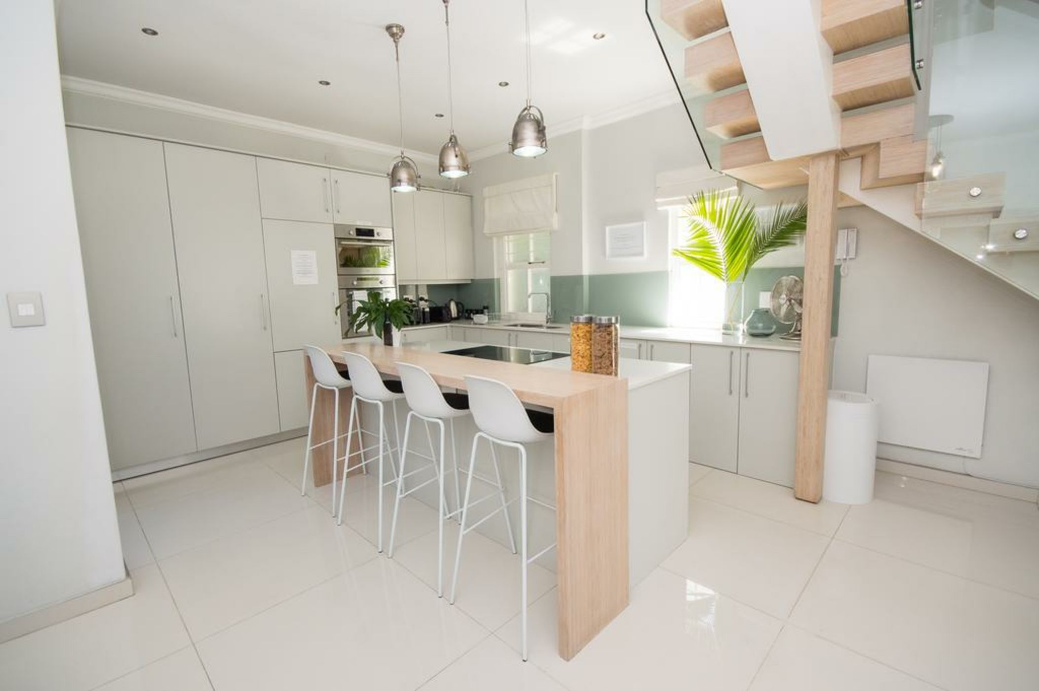 Cricklewood Place - Luxury Holiday Homes