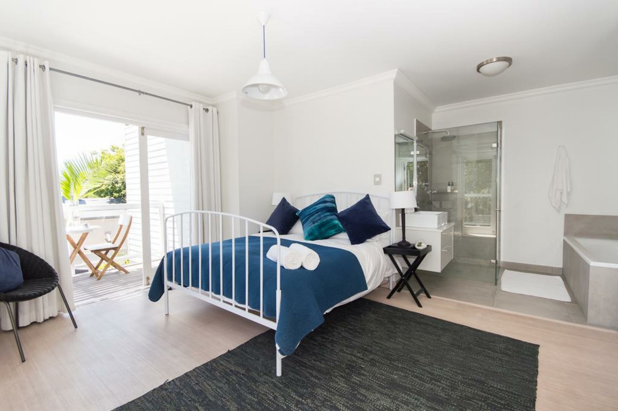 Cricklewood Place - Luxury Holiday Homes